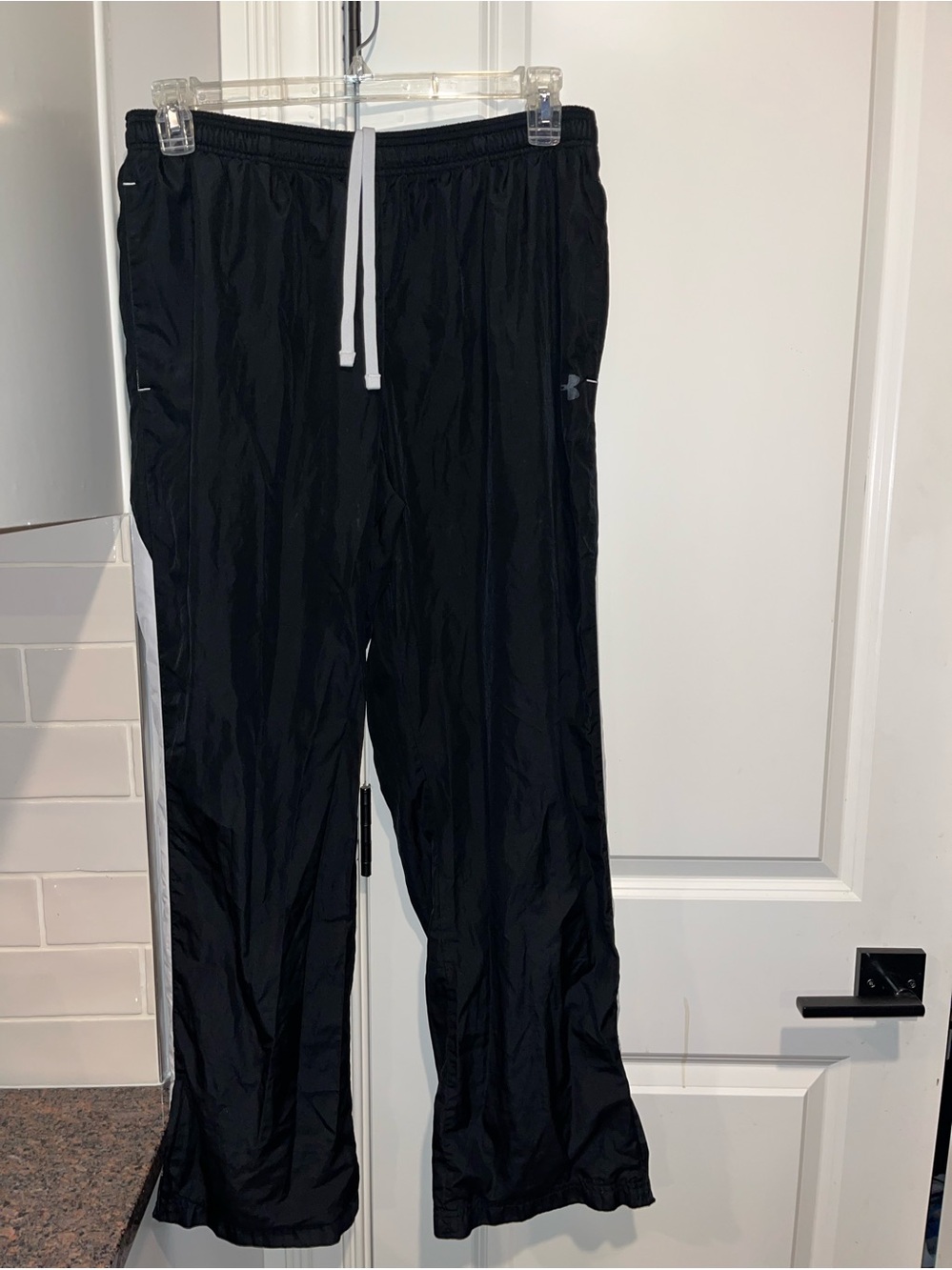 Under Armour Men's Track Pants Black Mesh Lining Drawstring L Loose